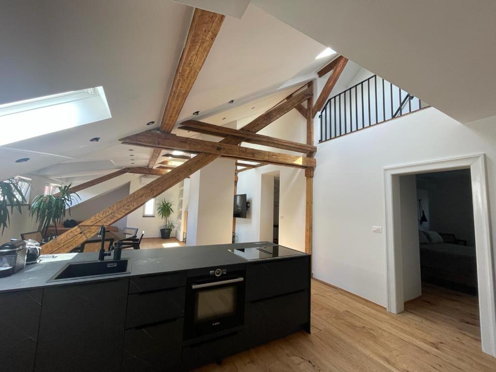 Split Rooftop Loft Bagian luar foto